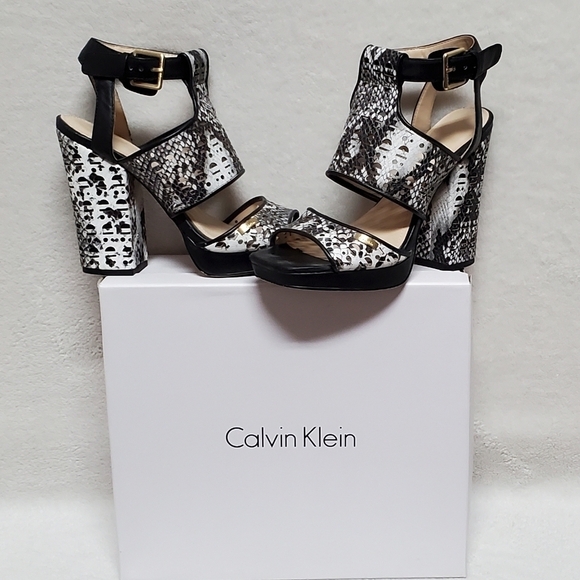 CALVIN Klein Vallin Black White Snakeskin Laser Strap Platform Block Heel Sandal - Picture 1 of 16